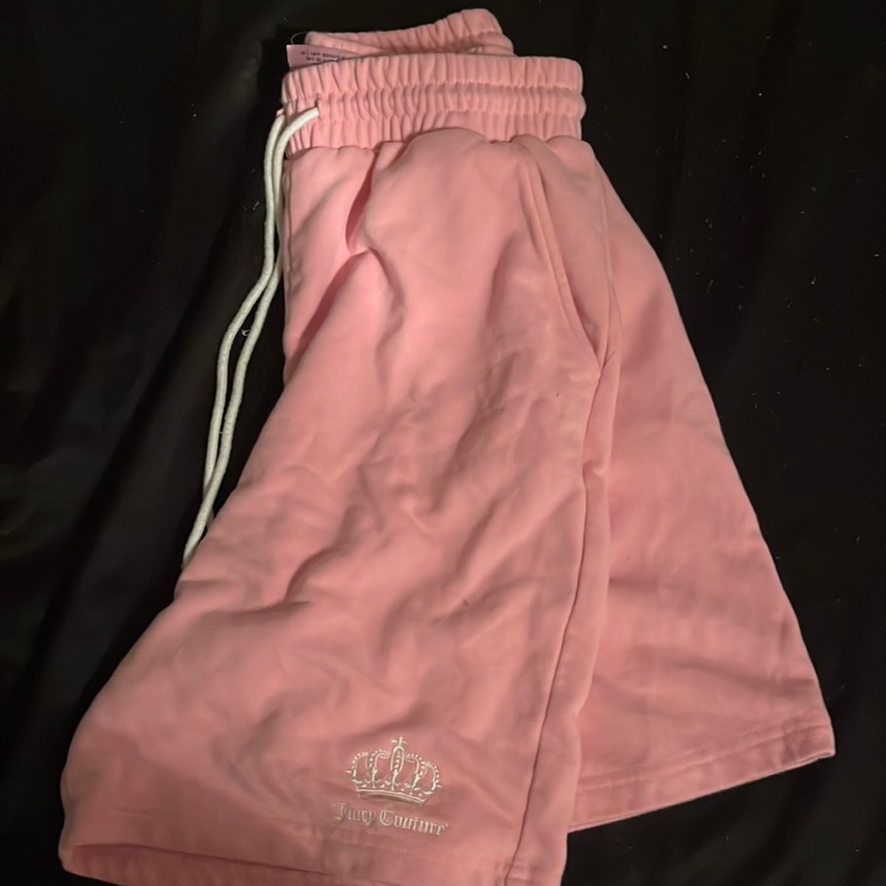 Juicy contour x forever21 shorts